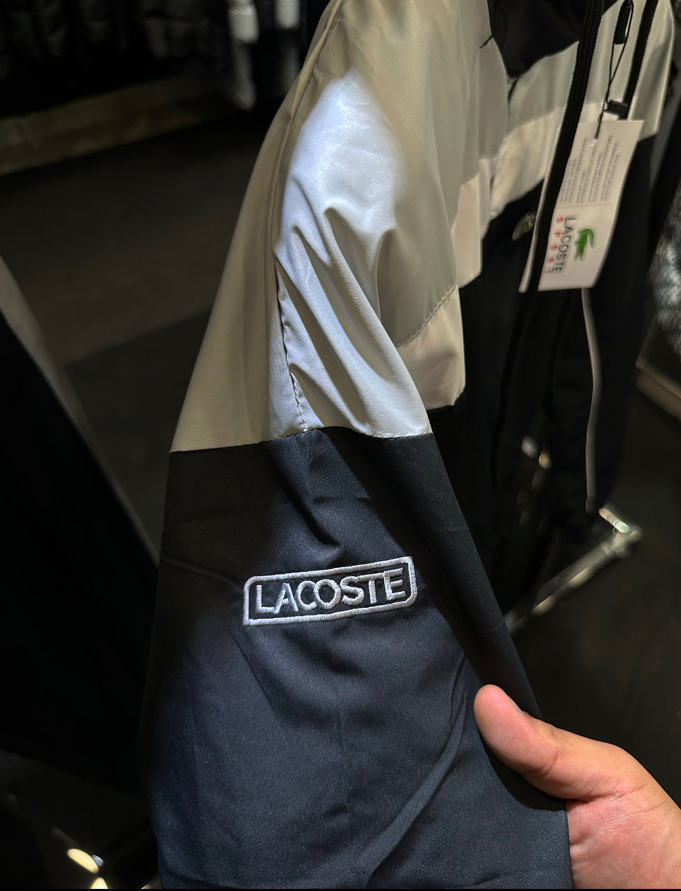 LACOSTE ΣΕΤ- ΜΑΥΡΟ ΓΚΡΙ ΣΕΤ ΦΟΡΜΕΣ