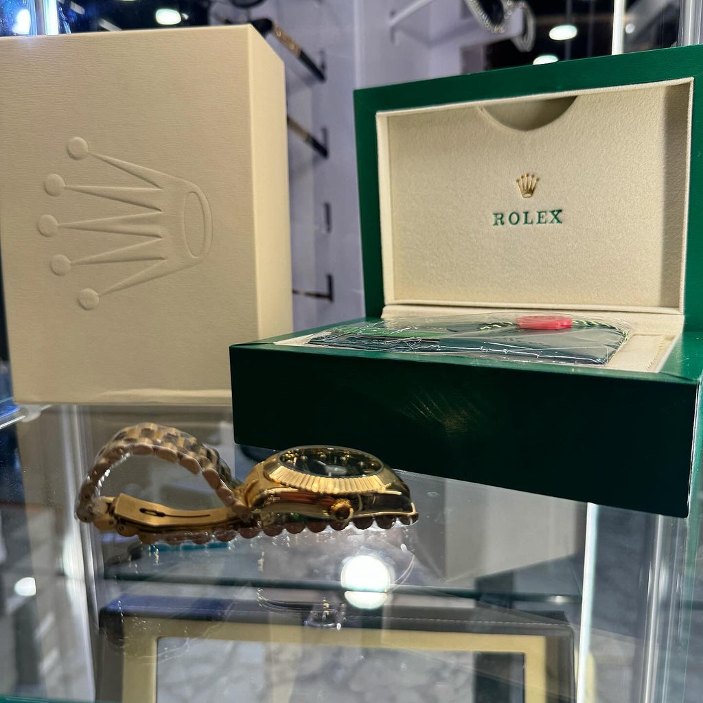 Rolex Datejust Χρυσό με μαύρη  Πλάκα