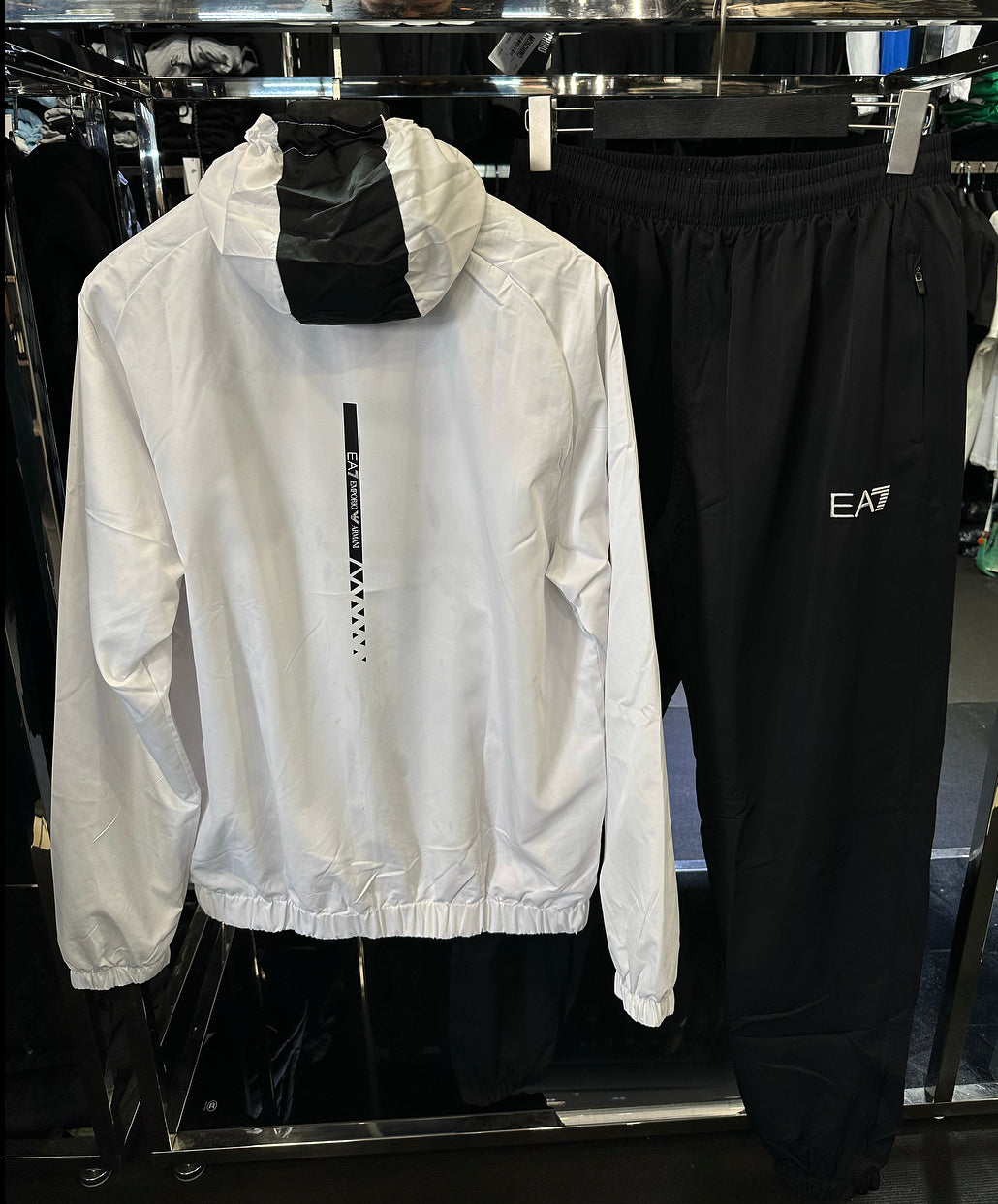 ARMANI EA7 ΣΕΤ - ΜΑΥΡΟ ΛΕΥΚΟ ΣΕΤ ΦΟΡΜΕΣ