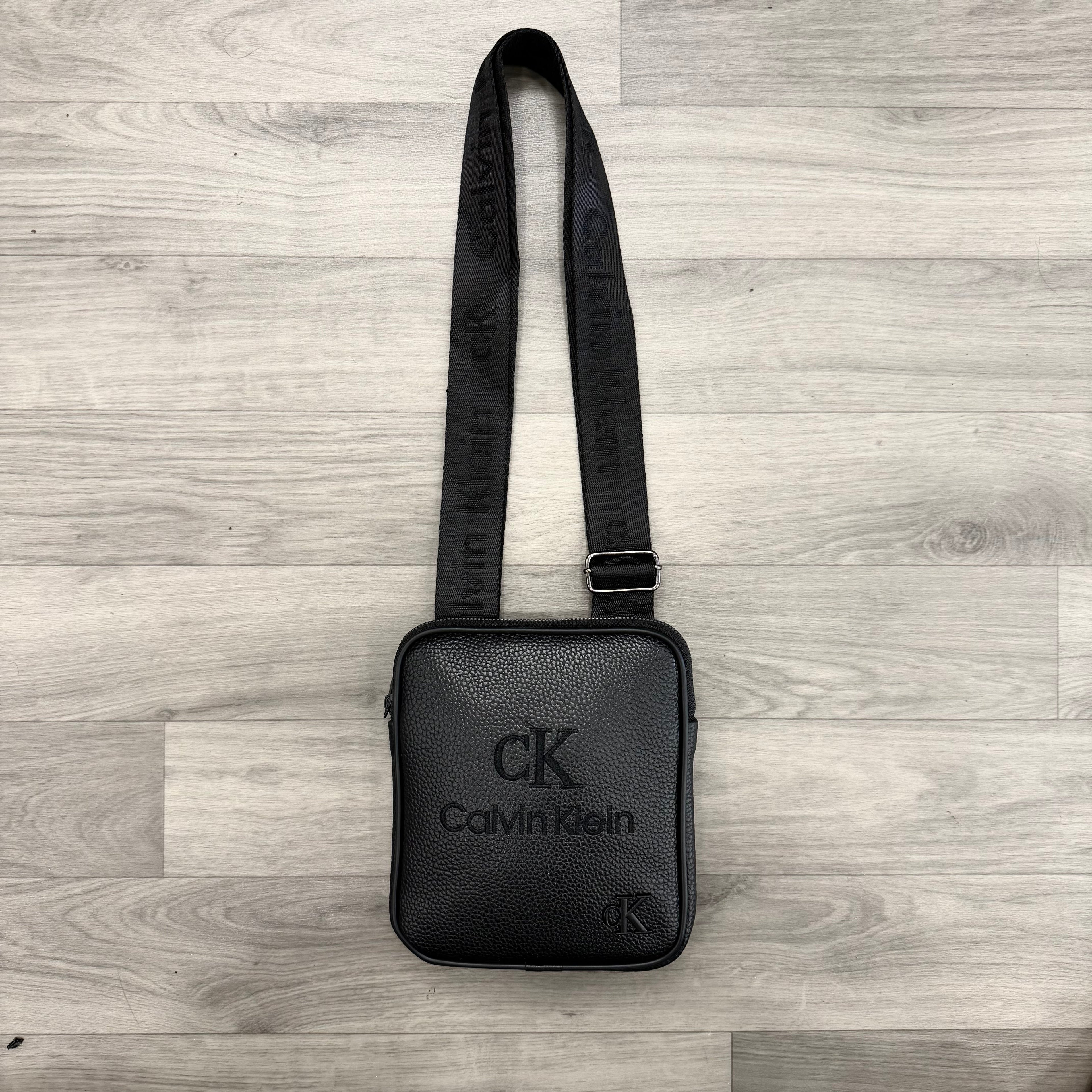 ΤΣΑΝΤΑΚΙ - CALVIN KLEIN