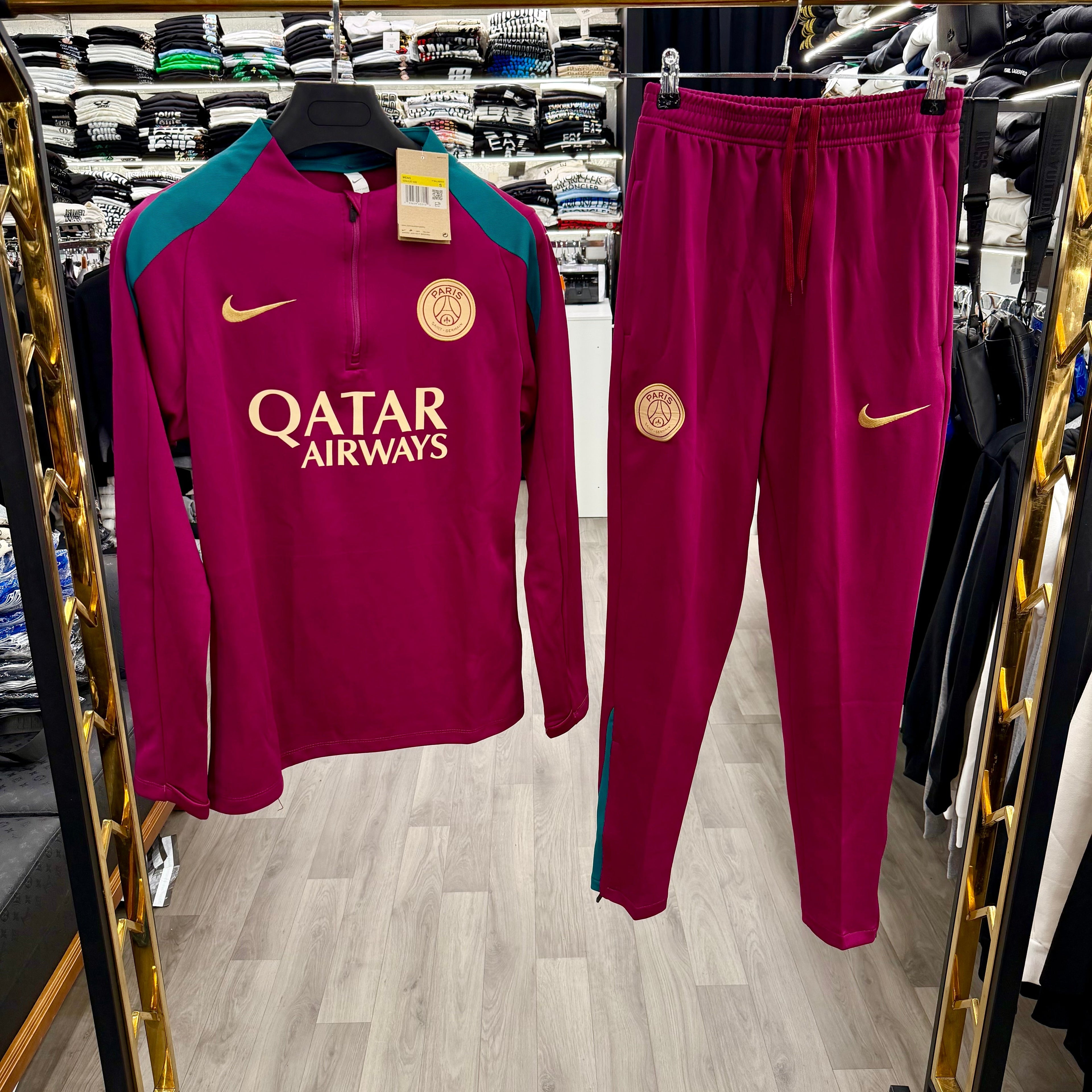 NIKE PARIS - ΣΕΤ ΦΟΡΜΕΣ