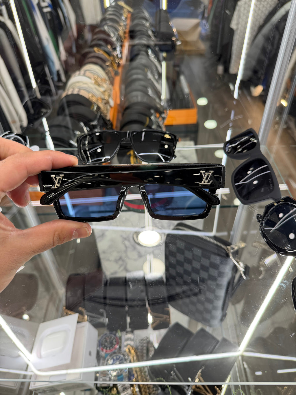 SUNGLASSES - LOUIS VUITTON