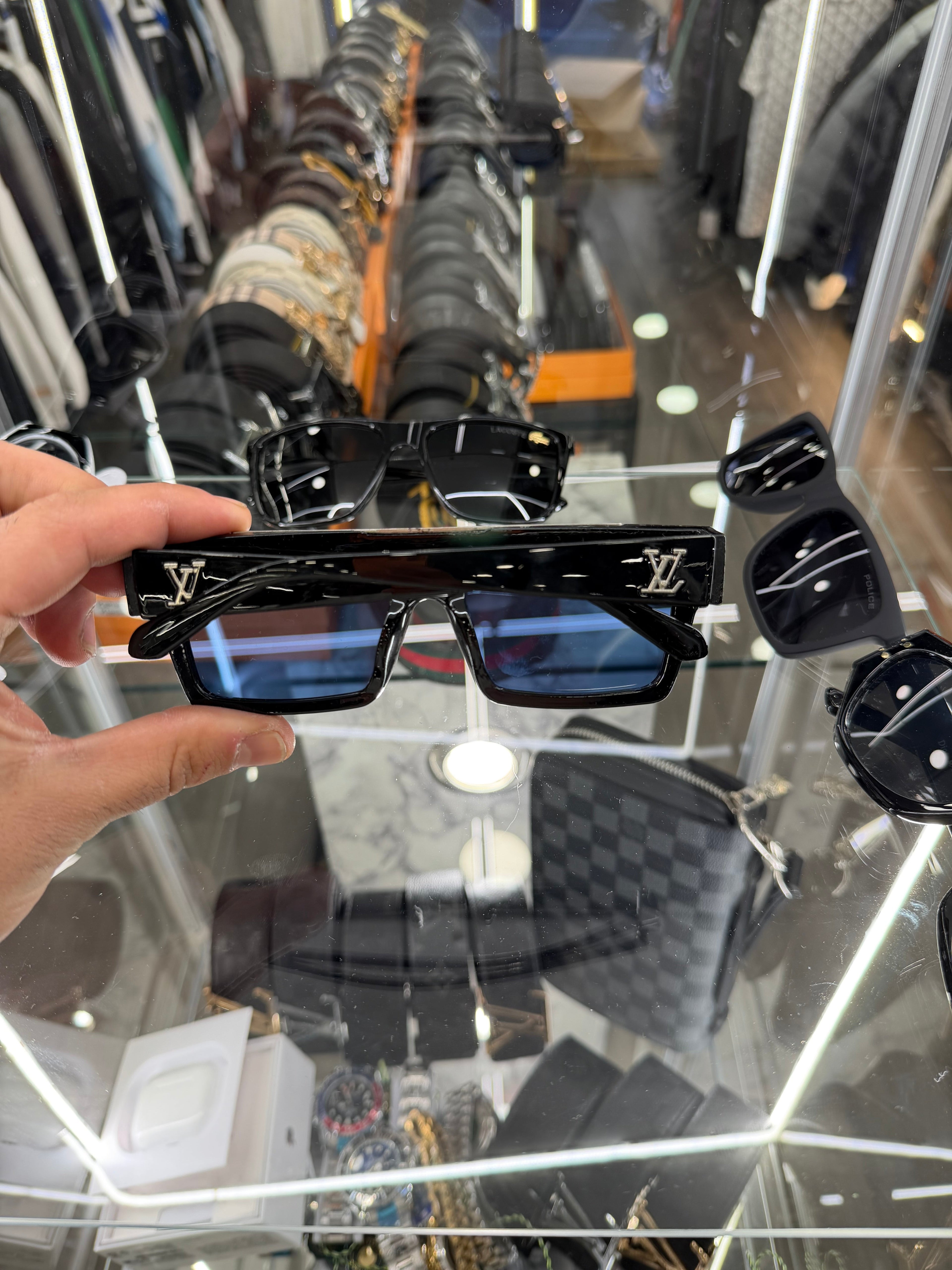 SUNGLASSES - LOUIS VUITTON